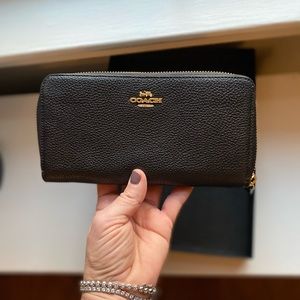 Coach-Boxed Slim Accordion Zip